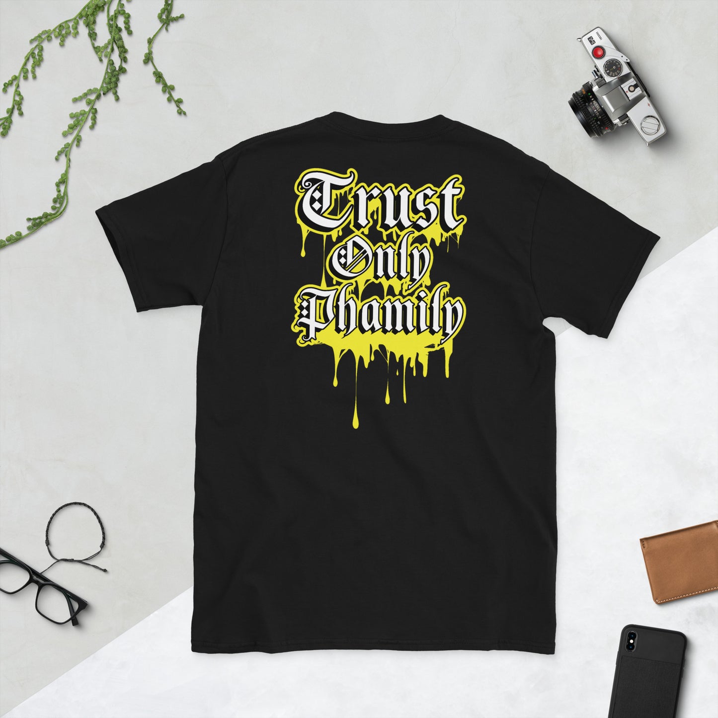 Black trust only phamily t-shirt